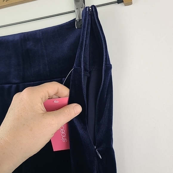 NEW Shoedazzle Women's Velvet Pants Navy Blue side zipper Sz M NWT - Picture 3 of 8